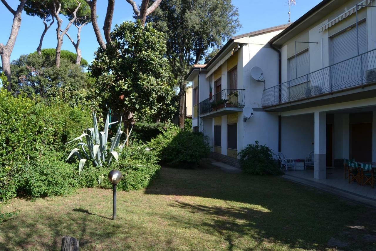 Pineta Apartament Tirrenia Εξωτερικό φωτογραφία